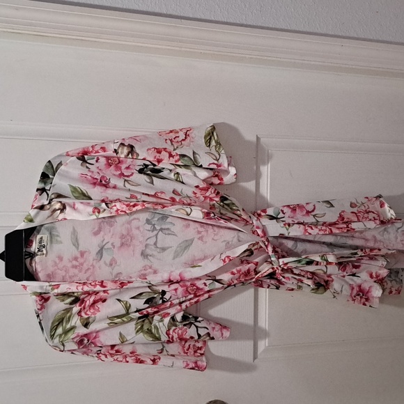 Show Me Your Mumu Floral Robe - Picture 4 of 9